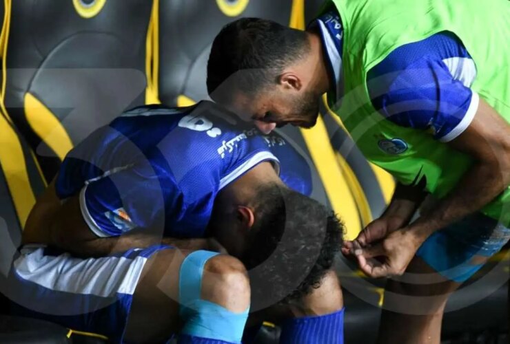 تشویق جلالی به مدافع شجاع ؛ اشک پس از از دست دادن درد فالس به تراکتور