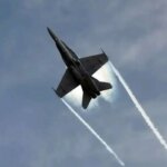 برای نجات یک لحظه جادویی ؛ رنگین کمان بخار در F-18 Fighter Alial Show