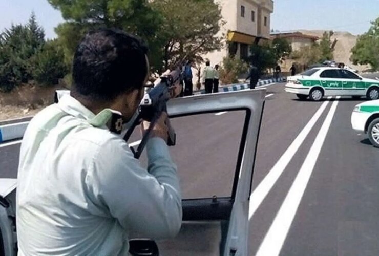 پلیس با مردان مسلح ایرانیانهاور برخورد کرد. 3 نفر به شهادت رسیدند