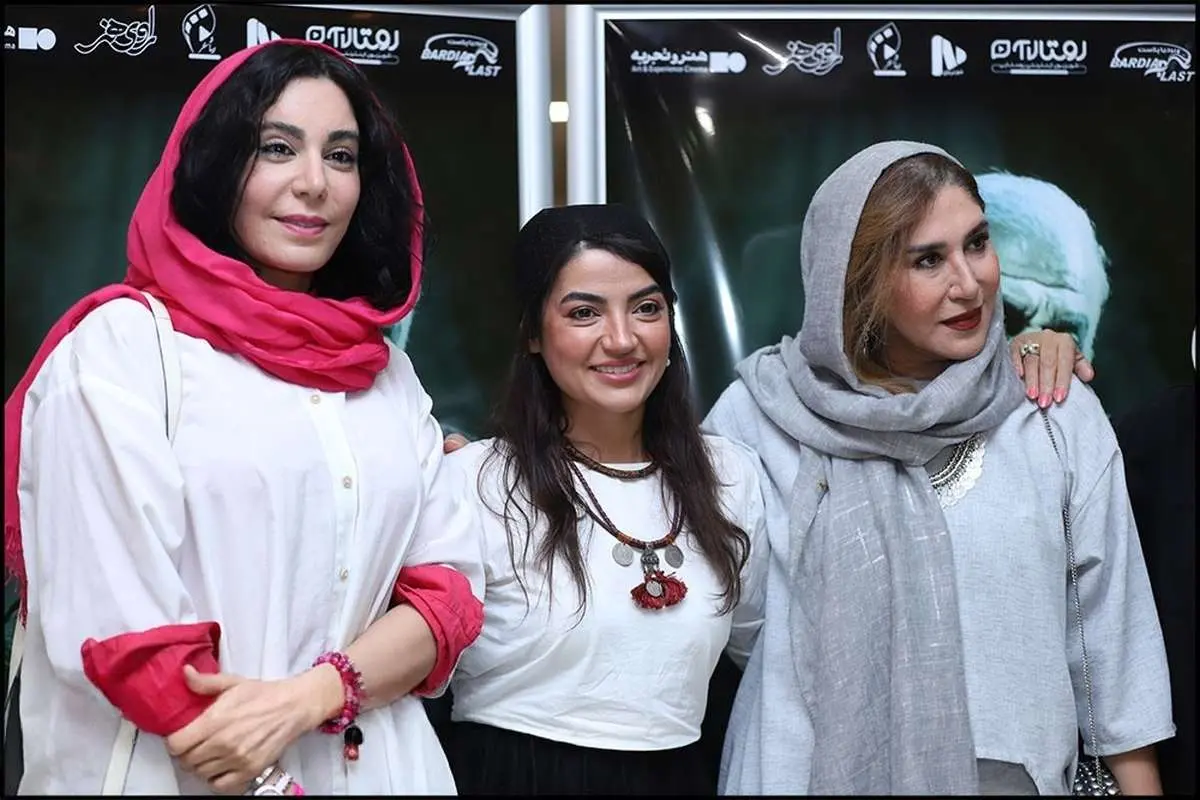تصاویر شکافهای لبه نمایش فیلم مرجان