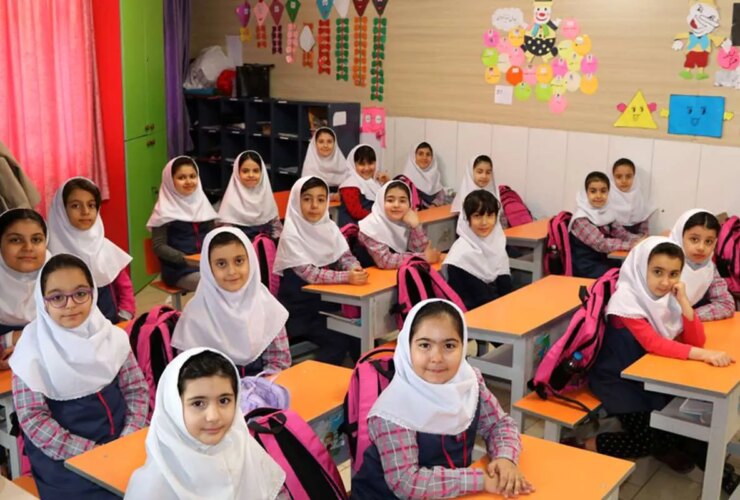 در مدارس