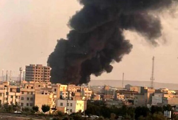 آتش سوزی در هزاران متر آرد در شیراز