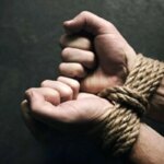 میزبانی گروگان با سوزش و چاقو ؛ گرفتن ویزا با یک فاجعه