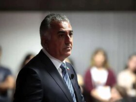 رضا پهلوی از مبارزات سیاسی بیرون می آید