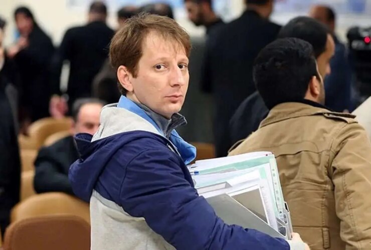 باباک زنجانی را کنترل کنید تا با پلیس پایتخت فتا تماس بگیرید