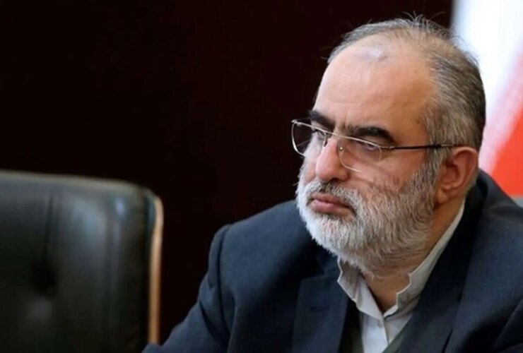 واکنش حسام الدین به عبارات چشمگیر گاهی اوقات باید از رهبر جلوگیری کند!