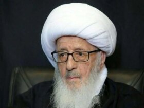 شایعات در مورد مرگ آیت الله وهید خوراسانی رد شد