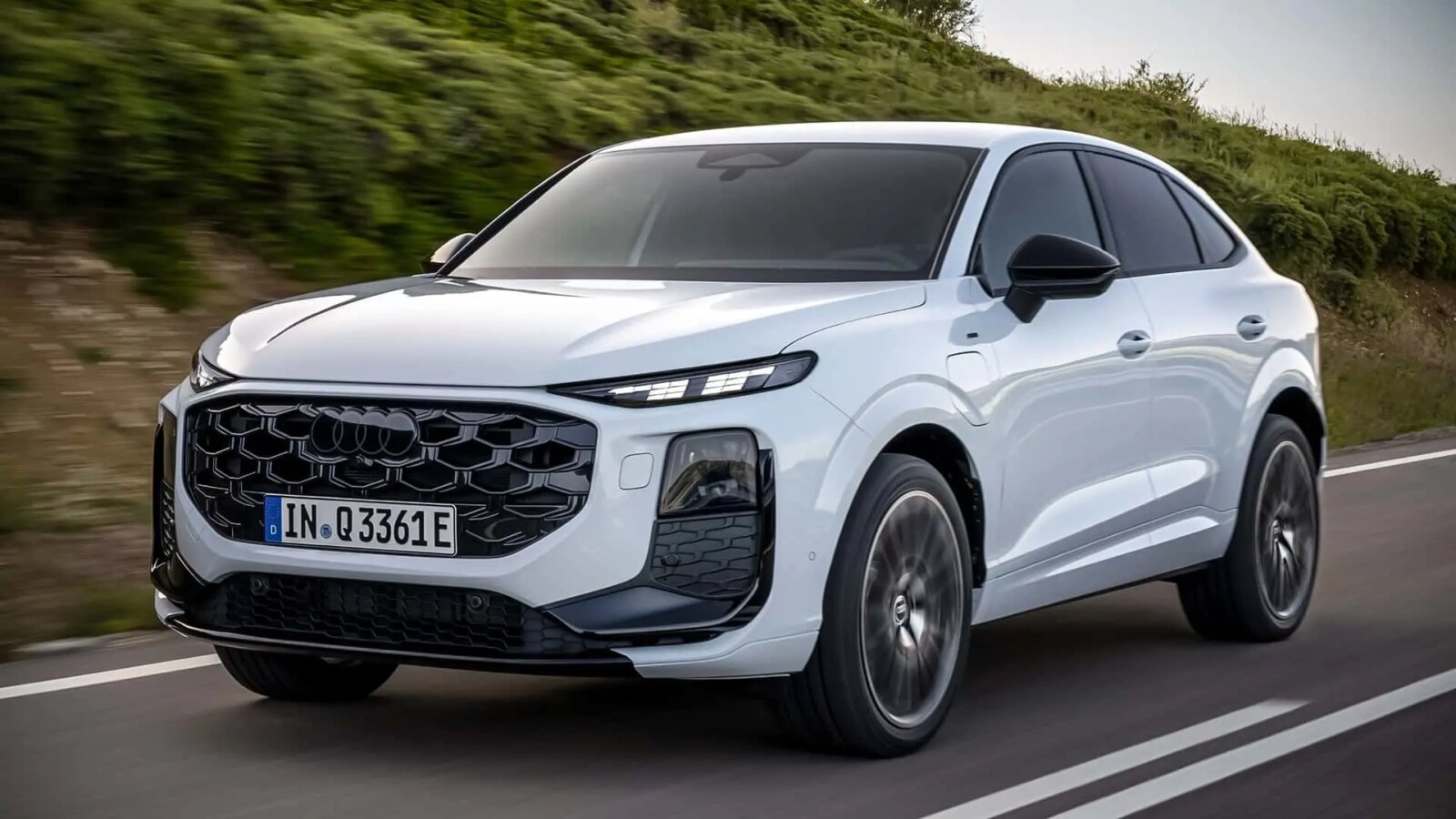 Audi Q3 Sportback ؛ شاسی همچنین می تواند یک کوپه باشد