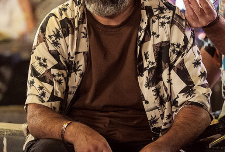 Pejman Jamshidi یک بازیکن تولیدی است که در یک کلیشه به دام افتاده است