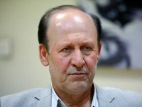 آمریکا در تلاش است تا ایران را احاطه کند