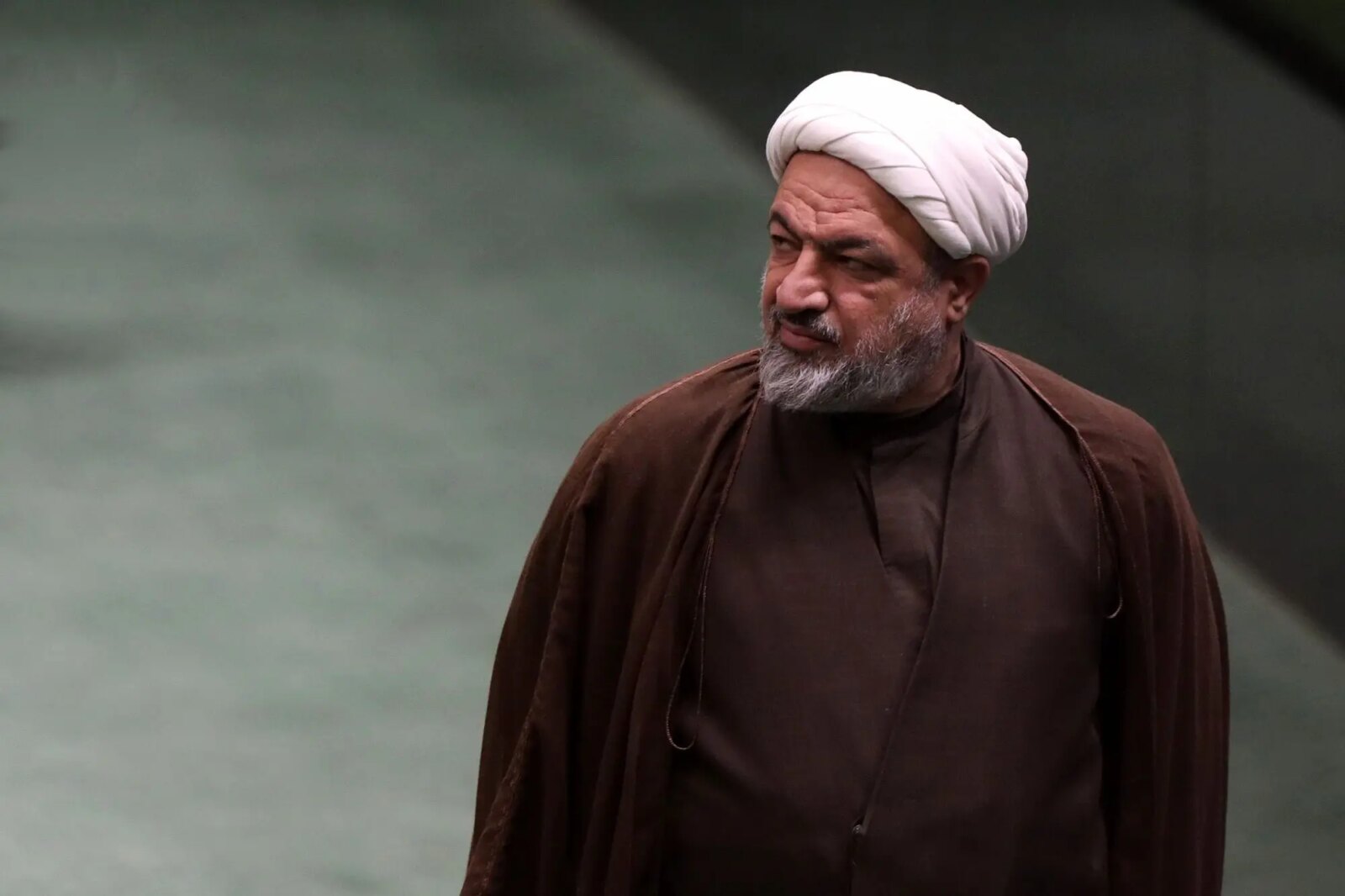 از Aghazades در توییتر ؛ درخواست روزنامه اصلی برای محاکمه