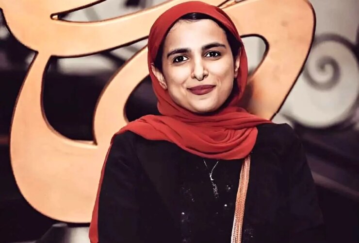 از انتقاد احمد شملو به فیلم بحث برانگیز فردووی از Zeinab Mousavi