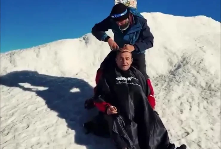 برای دیدن تصحیح سر کوه Ararat در 2 متر!