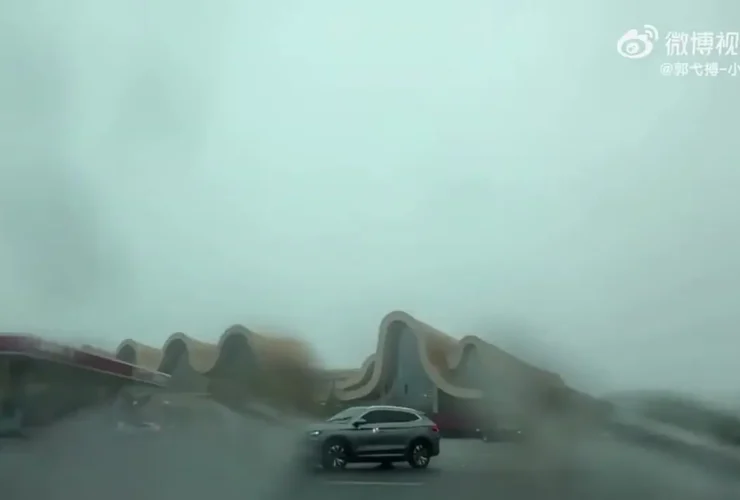 برای دیدن رعد و برق در ماشین شاسی چینی 10 برای دیدن رعد و برق در ماشین شاسی چینی