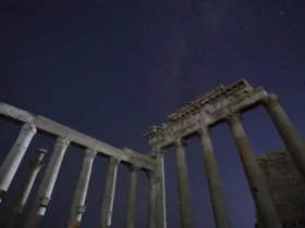 برای دیدن رقص سبک کهکشان در آسمان پالمیرا باستان