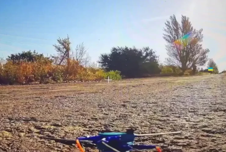 برای دیدن سرباز اوکراینی با دوچرخه برقی و هواپیماهای بدون سرنشین صرفه جویی می کند