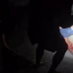 برای دیدن لحظه ای که مرد هنگام عکس گرفتن پای خود را می کشد
