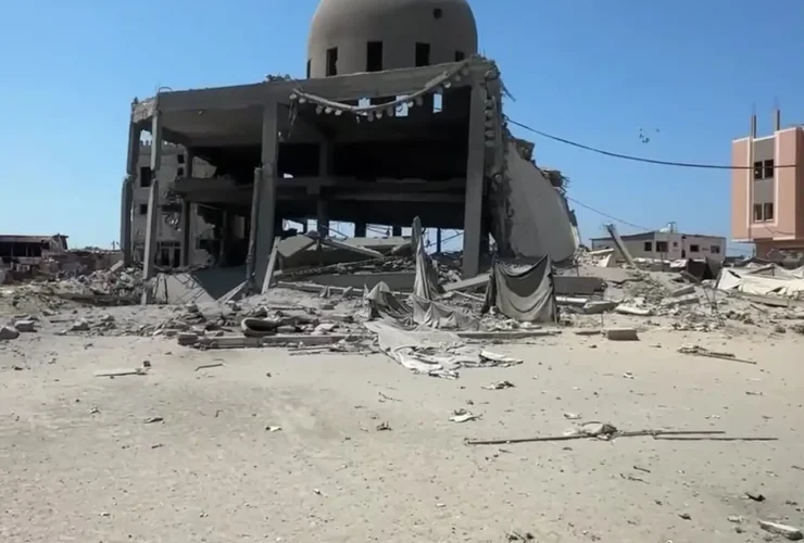 برای دیدن لحظه وحشتناک بمباران مسجد در غزه 14 برای دیدن لحظه وحشتناک بمباران مسجد در غزه