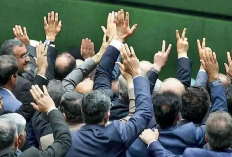 تاریخ توهین: دوقلوی و صدها نفر آغاز شد. پادشاهان بدتر شدند. هاردینرها ادامه یافتند