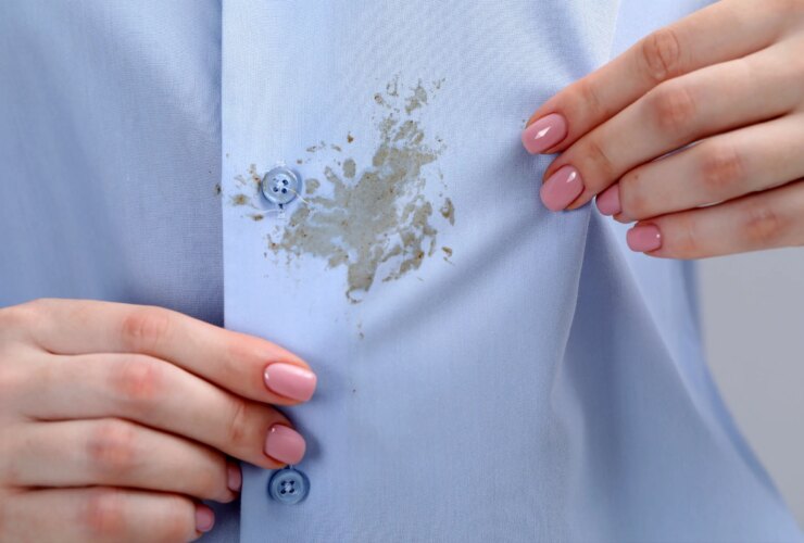 ترفند تمیز کردن ؛ چگونه لکه های روغن را از لباس جدا کنیم؟