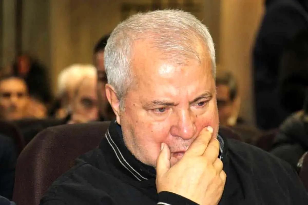تعجب از تفسیر پرسپولیس از علی پروین! 4 تعجب از تفسیر پرسپولیس از علی پروین!