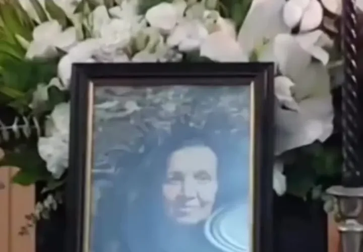 در مراسم تشییع جنازه مادر ریما رامینفر ، حضور پایتخت و گروهی از بازیگران