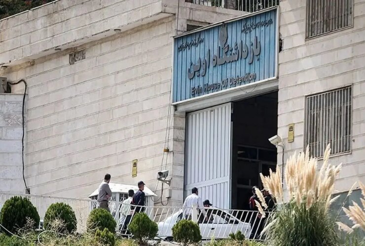 در هنگام انتقال زندانیان به زندان درگیری؟ 9 در هنگام انتقال زندانیان به زندان درگیری؟