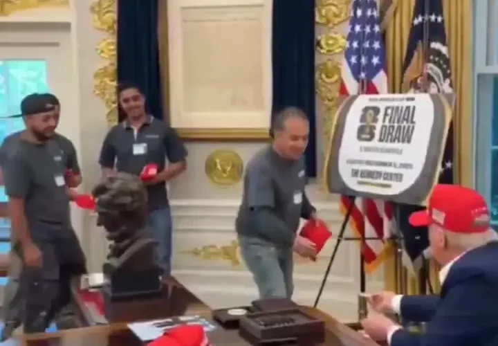 روش عجیب و غریب برای دادن کارمندان کاخ سفید ترامپ