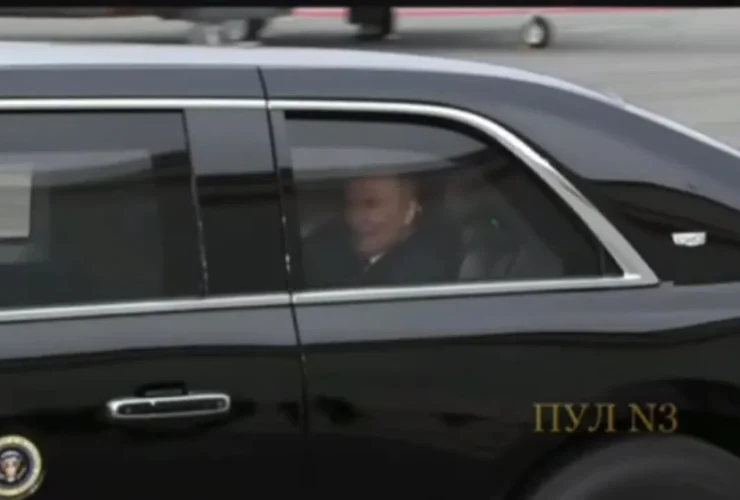 شروع مذاکرات پوتین و ترامپ در ماشین 3 شروع مذاکرات پوتین و ترامپ در ماشین