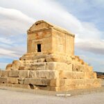 محرمانه بودن Pasargadae قابل جابجایی نیست. ممنوع در قبر سیروس!