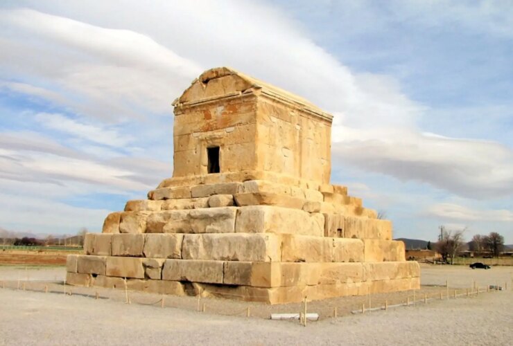 محرمانه بودن Pasargadae قابل جابجایی نیست. ممنوع در قبر سیروس!