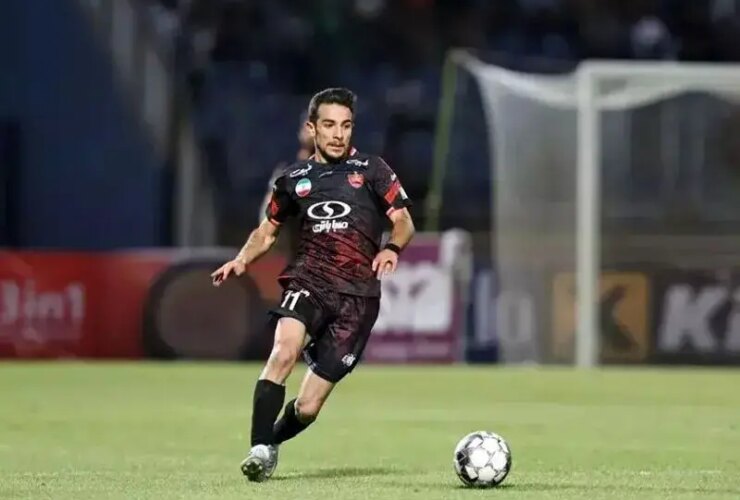 هافبک پرسپولیس در ایسفاهان و آهواز