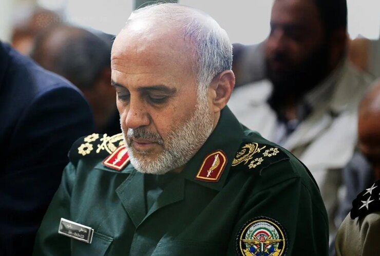 واکنش دختر دختر سردار شهید رشید مبنی بر این که پدرش در جشن های 5 ساله بمباران شده است