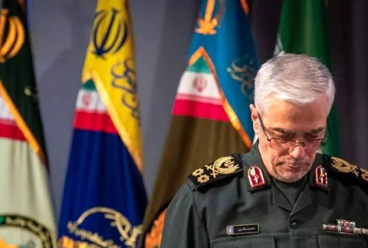 پاسخ شهید باگری به ادعاهای برادرش ؛ سردار باگری چه نوع تلفن همراه را ساخت؟