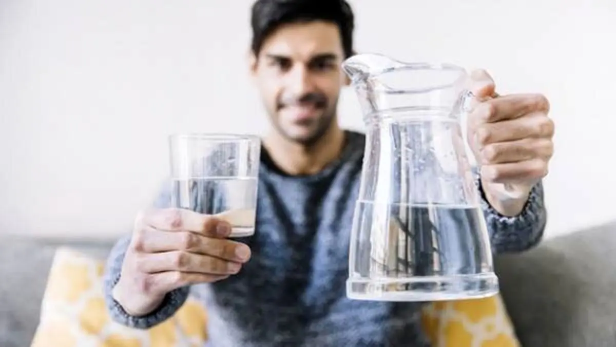 چرا باید هر روز صبح قبل از مسواک زدن آب بنوشید؟!