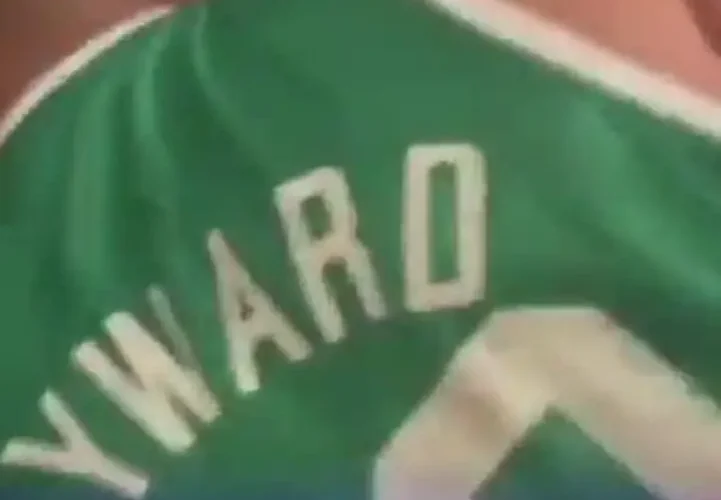 کالس که در دست هفت حکاکی شده بود 11 کالس که در دست هفت حکاکی شده بود