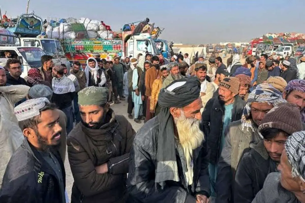 پاکستان بدون ویزا شروع به تبعید شهروندان افغان می کند