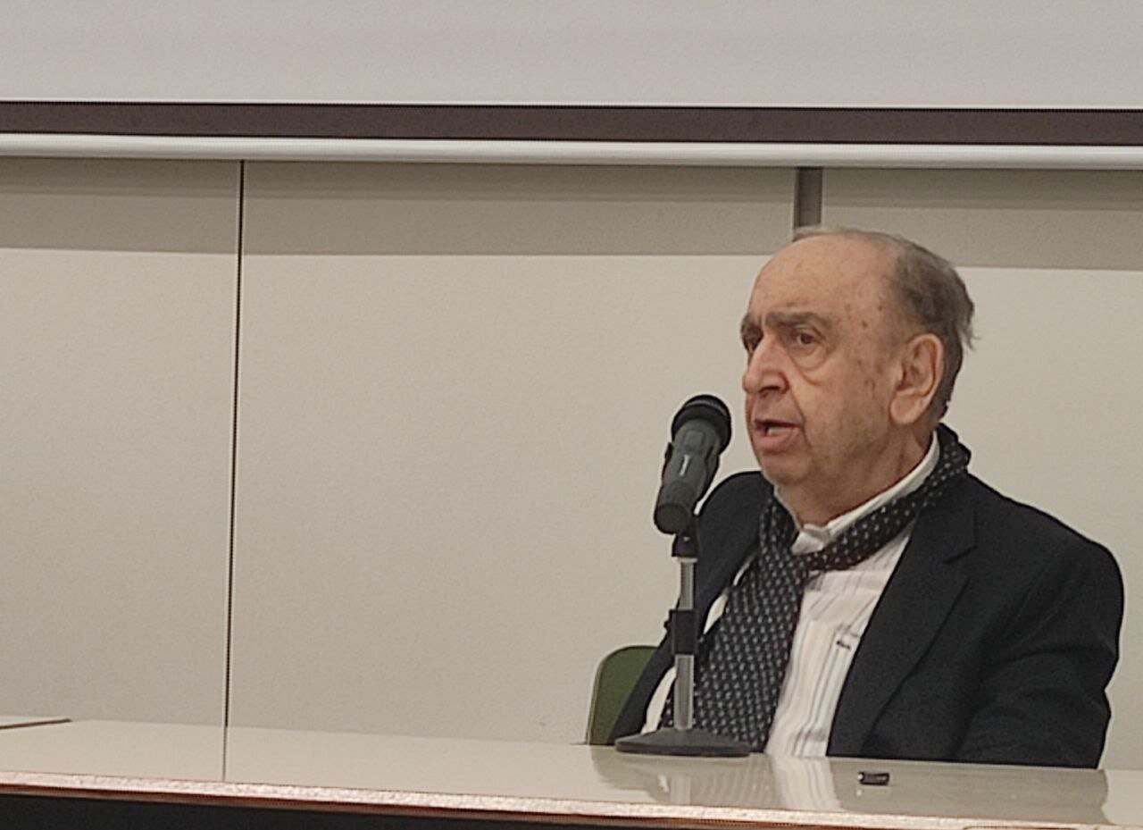 این فرمان در مورد احمد پژمن چه گفت؟