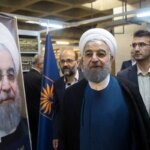 تصاویر حسن روحانی 7000 نسخه کتاب اهدا کرد