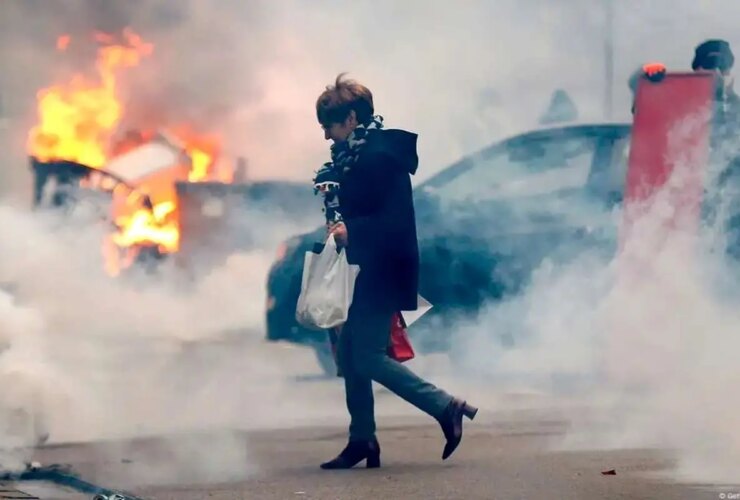 در فرانسه با یک تظاهرات در سطح کشور