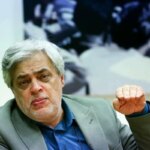 طنز مهاجرت به افراط گرایان: پا را به فرش گسترش دهید