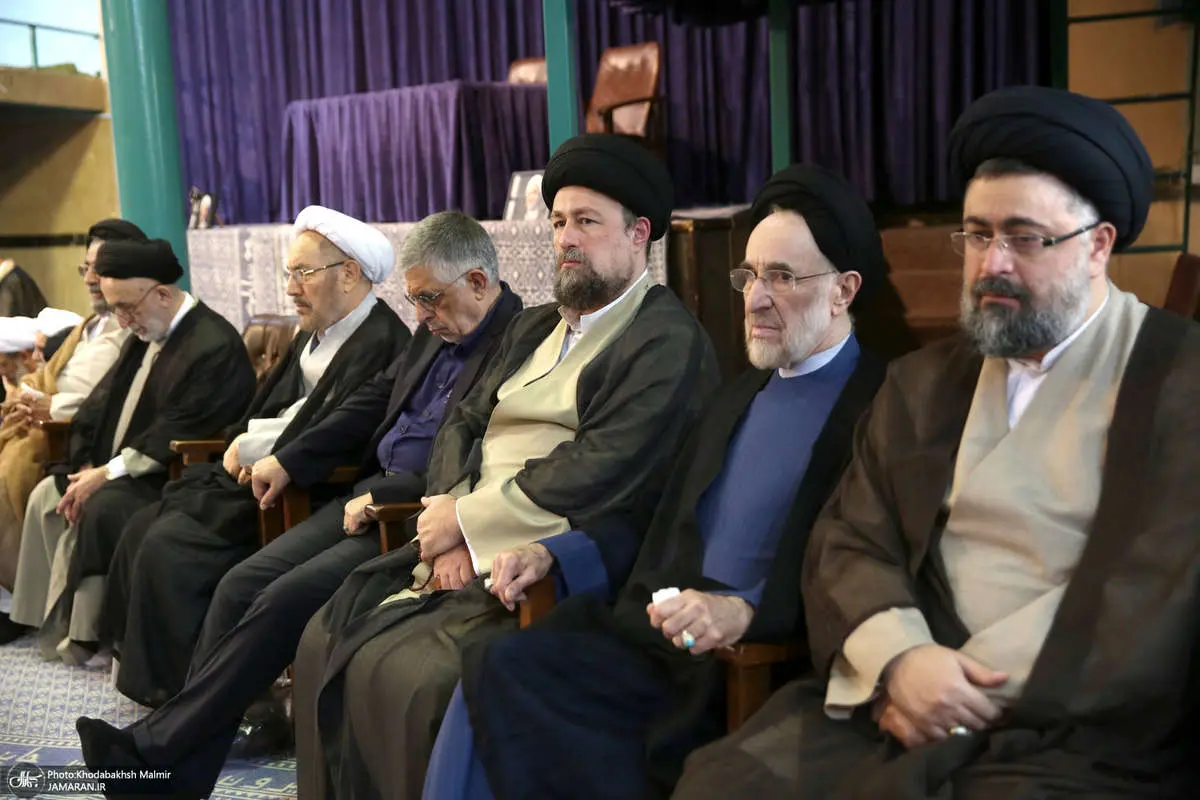 تصاویر اولین حضور سید محمد خاتامی در مراسم ترخیص بیمارستان