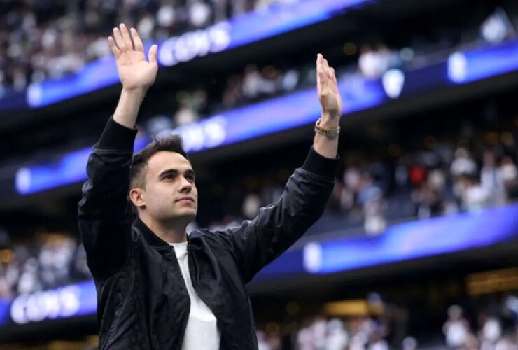 چند هزار پرسپولیس را از ستاره قدیمی و منچستر دعوت کنید