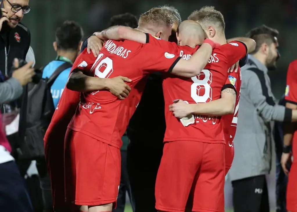 حلال به دنبال او در تبریز است 6 88