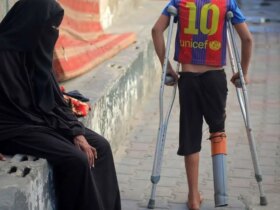 تصاویر کودک فلسطینی لوله پلاستیکی جای خود را گرفت