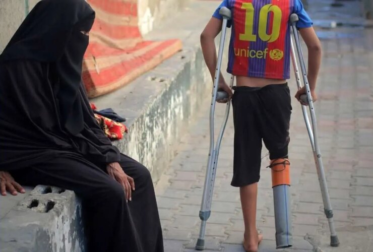 تصاویر کودک فلسطینی لوله پلاستیکی جای خود را گرفت