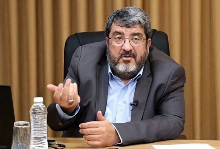 ایزدی: با فعال شدن ضربه محکم و ناگهانی کشور تحت خطر جنگ نیست