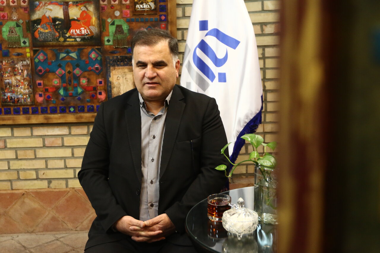 درختان سالانه 1 تا 2 سانتی متر در ستون سی پل. آغاز مهاجرت از ̇sfahan به دلیل مشکلات زیست محیطی تخلیه شد/ برخی از مدارس تخلیه شدند