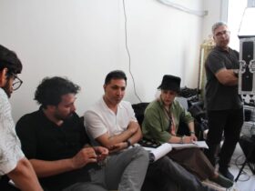 مادری که مایل است به هر قیمتی با فرزند ناشنوا رفتار کند