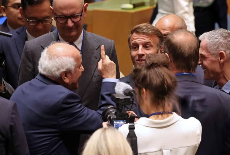 تصاویر واکنش نماینده فلسطینی در حین گفتار ماکرون